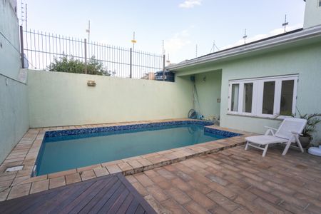 Casa à venda com 326m², 4 quartos e 2 vagas Casa à venda com 326m², 4 quartos e 2 vagasPiscina