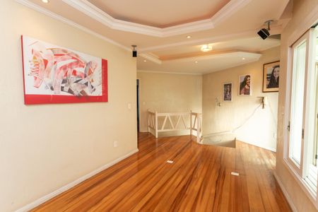 Casa à venda com 326m², 4 quartos e 2 vagas Casa à venda com 326m², 4 quartos e 2 vagasSala 3