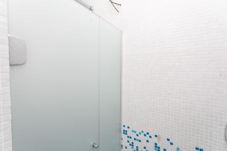 Casa à venda com 326m², 4 quartos e 2 vagas Casa à venda com 326m², 4 quartos e 2 vagasBanheiro Social