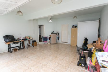 Casa à venda com 326m², 4 quartos e 2 vagas Casa à venda com 326m², 4 quartos e 2 vagasGaragem