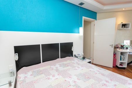 Casa à venda com 326m², 4 quartos e 2 vagas Casa à venda com 326m², 4 quartos e 2 vagasSuíte 3