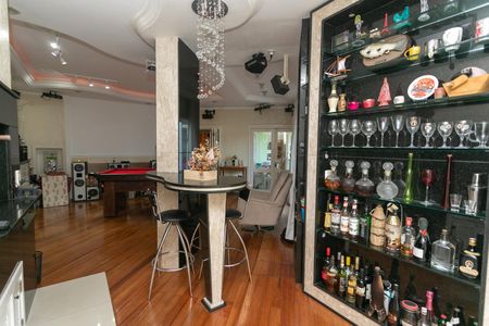 Casa à venda com 326m², 4 quartos e 2 vagas Casa à venda com 326m², 4 quartos e 2 vagasSala 2