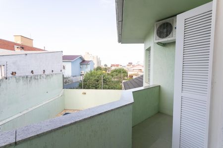 Casa à venda com 326m², 4 quartos e 2 vagas Casa à venda com 326m², 4 quartos e 2 vagasBanheiro Suíte 3