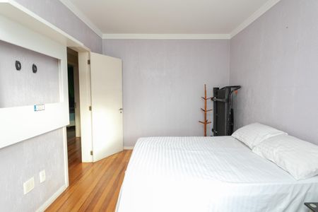 Casa à venda com 326m², 4 quartos e 2 vagas Casa à venda com 326m², 4 quartos e 2 vagasSuíte 1