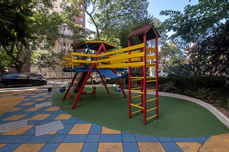 Apartamento para alugar com 52m², 2 quartos e 1 vagaÁrea comum - play ground