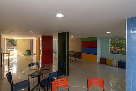 Apartamento para alugar com 52m², 2 quartos e 1 vagaÁrea comum - salão de festas infantil