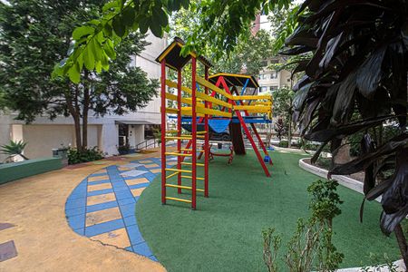 Apartamento para alugar com 52m², 2 quartos e 1 vagaÁrea comum - play ground