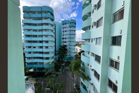 Apartamento à venda com 77m², 2 quartos e sem vagaJanela - Área de Serviço