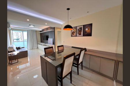 Apartamento à venda com 77m², 2 quartos e sem vagaSala