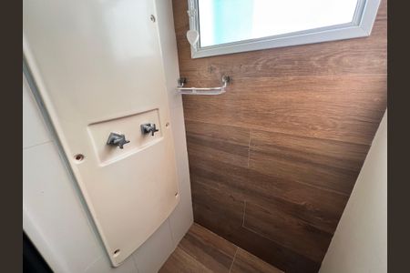 Apartamento à venda com 77m², 2 quartos e sem vagaBanheiro Social