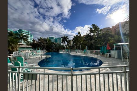 Apartamento à venda com 77m², 2 quartos e sem vagaPiscina