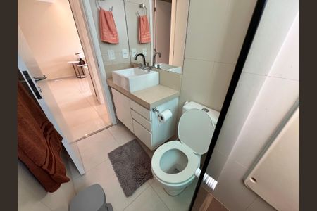 Apartamento à venda com 77m², 2 quartos e sem vagaBanheiro Social