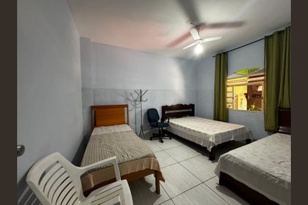 Casa à venda com 350m², 8 quartos e 2 vagas Casa à venda com 350m², 8 quartos e 2 vagasQuarto 6