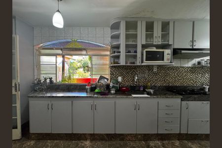 Casa à venda com 350m², 8 quartos e 2 vagas Casa à venda com 350m², 8 quartos e 2 vagasCozinha