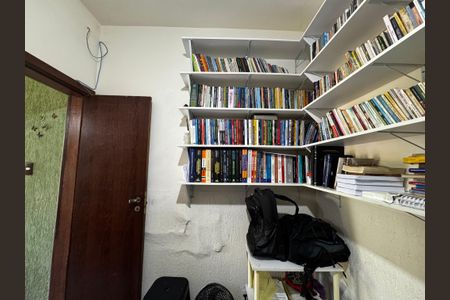 Casa à venda com 350m², 8 quartos e 2 vagas Casa à venda com 350m², 8 quartos e 2 vagasQuarto 8