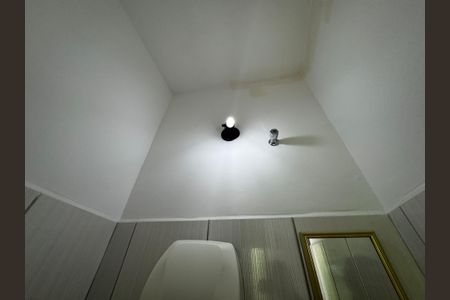 Casa à venda com 350m², 8 quartos e 2 vagas Casa à venda com 350m², 8 quartos e 2 vagasBanheiro 3 - suíte 3 - loja