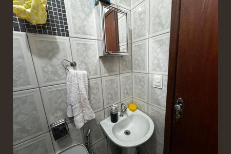 Casa à venda com 350m², 8 quartos e 2 vagas Casa à venda com 350m², 8 quartos e 2 vagasBanheiro 5