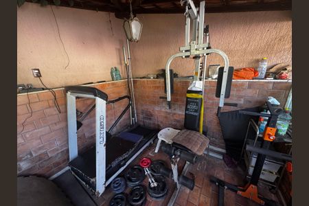 Casa à venda com 350m², 8 quartos e 2 vagas Casa à venda com 350m², 8 quartos e 2 vagasÁrea de lazer - Academia