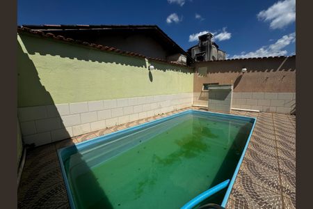 Casa à venda com 350m², 8 quartos e 2 vagas Casa à venda com 350m², 8 quartos e 2 vagasÁrea de lazer - Piscina