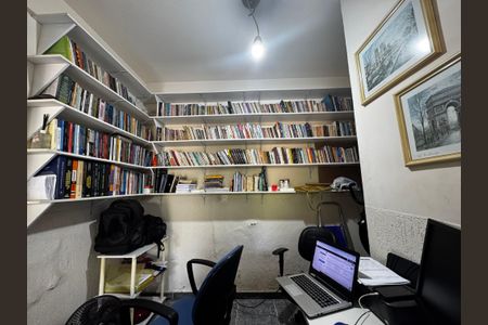 Casa à venda com 350m², 8 quartos e 2 vagas Casa à venda com 350m², 8 quartos e 2 vagasQuarto 8