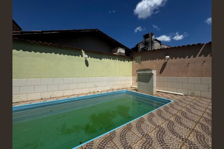 Casa à venda com 350m², 8 quartos e 2 vagas Casa à venda com 350m², 8 quartos e 2 vagasÁrea de lazer - Piscina