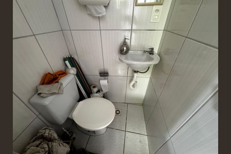 Casa à venda com 350m², 8 quartos e 2 vagas Casa à venda com 350m², 8 quartos e 2 vagasBanheiro 3 - suíte 3 - loja