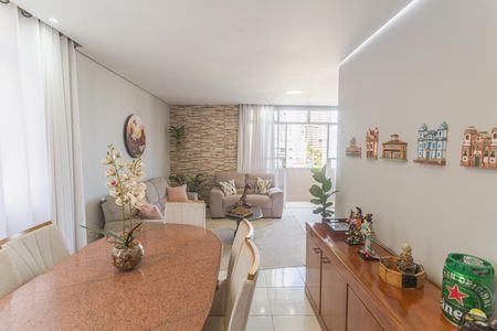 Apartamento à venda com 300m², 4 quartos e 2 vagasSala