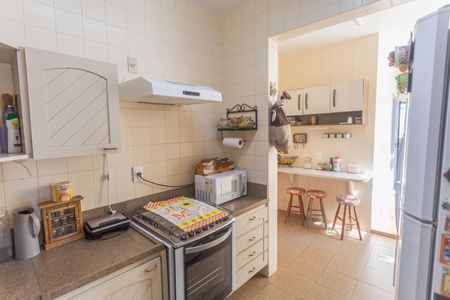 Apartamento à venda com 300m², 4 quartos e 2 vagasCozinha