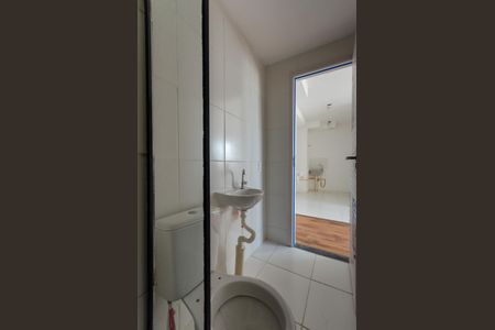 Apartamento para alugar com 32m², 2 quartos e sem vaga Apartamento para alugar com 32m², 2 quartos e sem vagaBanheiro