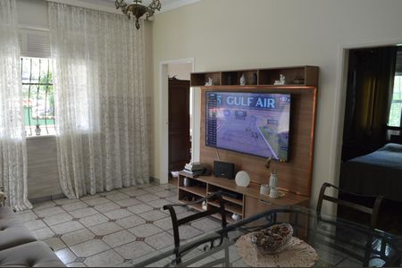 Casa à venda com 310m², 5 quartos e 4 vagasSala