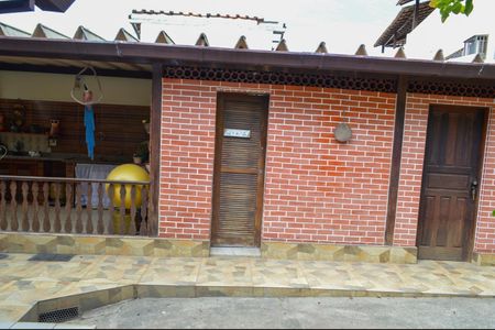 Casa à venda com 310m², 5 quartos e 4 vagasÁrea de Serviço 