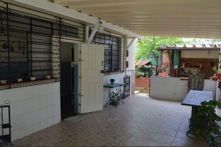 Casa à venda com 310m², 5 quartos e 4 vagasVaranda