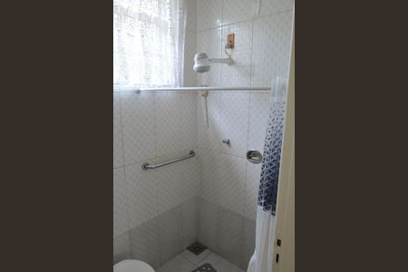 Casa à venda com 310m², 5 quartos e 4 vagasBanheiro 2