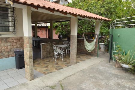 Casa à venda com 310m², 5 quartos e 4 vagasVaranda