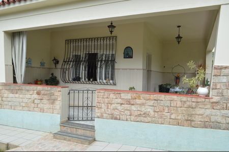 Casa à venda com 310m², 5 quartos e 4 vagasEntrada 