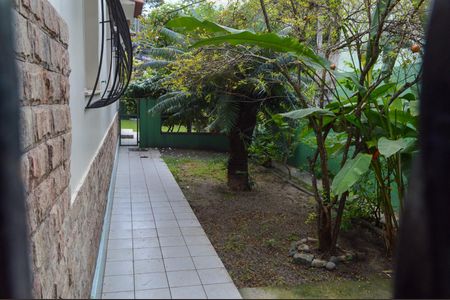 Casa à venda com 310m², 5 quartos e 4 vagasCanil 1