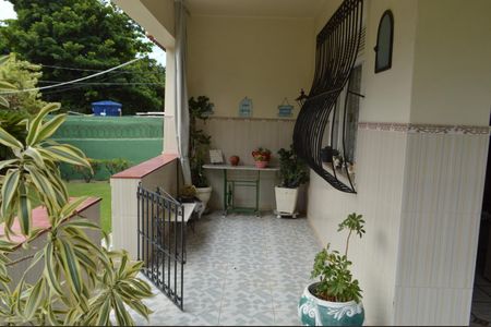 Casa à venda com 310m², 5 quartos e 4 vagasEntrada