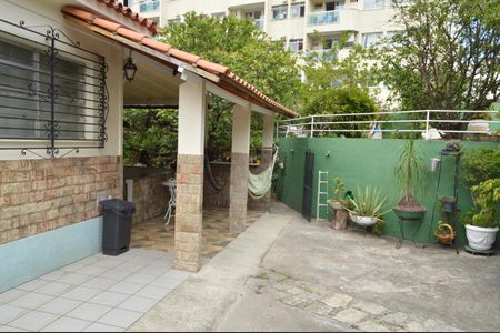 Casa à venda com 310m², 5 quartos e 4 vagasVaranda