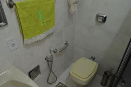 Casa à venda com 310m², 5 quartos e 4 vagasBanheiro da Suíte - Edicula 