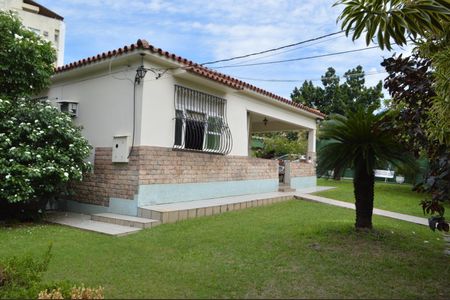 Casa à venda com 310m², 5 quartos e 4 vagasFachada