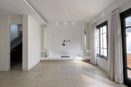 Casa de condomínio à venda com 100m², 2 quartos e 2 vagasSala