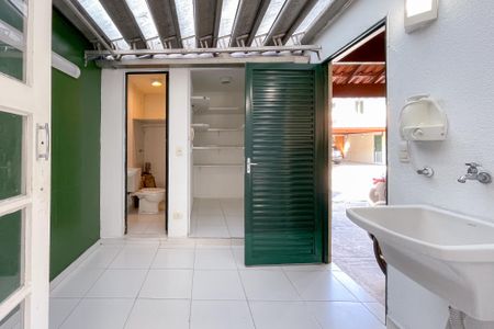 Casa de condomínio à venda com 100m², 2 quartos e 2 vagasÁrea de Serviço