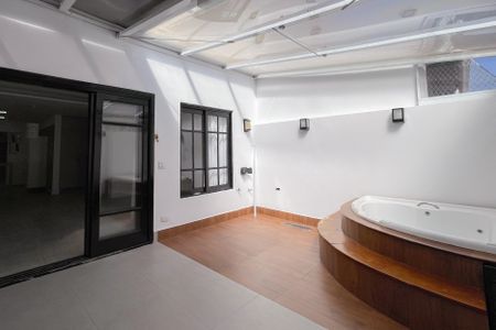 Casa de condomínio à venda com 100m², 2 quartos e 2 vagasÁrea - Churrasqueira