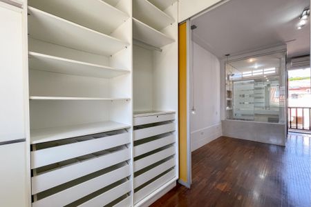 Casa de condomínio à venda com 100m², 2 quartos e 2 vagasCloset - Suíte