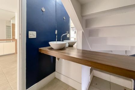 Casa de condomínio à venda com 100m², 2 quartos e 2 vagasLavabo