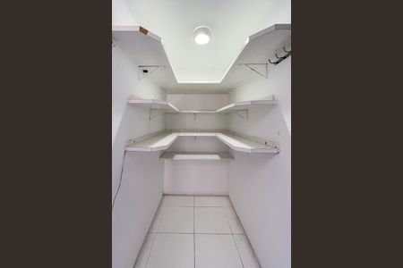 Casa de condomínio à venda com 100m², 2 quartos e 2 vagasÁrea de Serviço