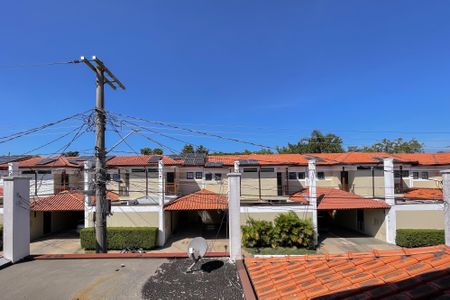 Casa de condomínio à venda com 100m², 2 quartos e 2 vagasVista da sacada - Suíte