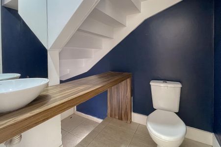 Casa de condomínio à venda com 100m², 2 quartos e 2 vagasLavabo