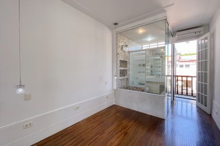 Casa de condomínio à venda com 100m², 2 quartos e 2 vagasSuíte