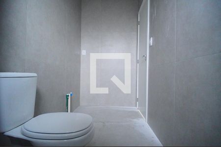 Casa de condomínio à venda com 128m², 3 quartos e 2 vagasBanheiro